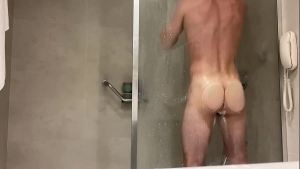 Do you like to spy on men in the shower?! Jerk off on vacation in a hotel!