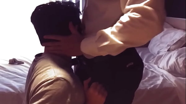 Testigo de Jehová me folla en mi cuarto luego de leerme la palabra