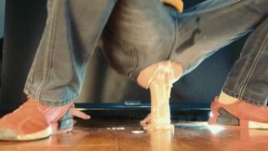 Jeance Fist by AnalMagic – A Russian guy is dressed in jeans with a big hole and puts huge toys