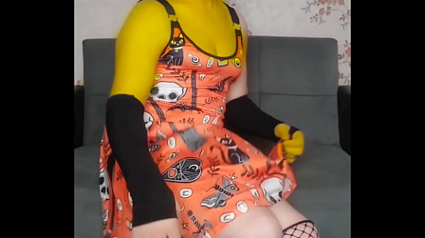 Minions Boy to Girl Shemale Yellow Legs
