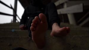 NOK verbal foot domination
