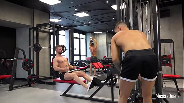 Naked gym muscle pump