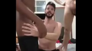 Chupando os três amigos